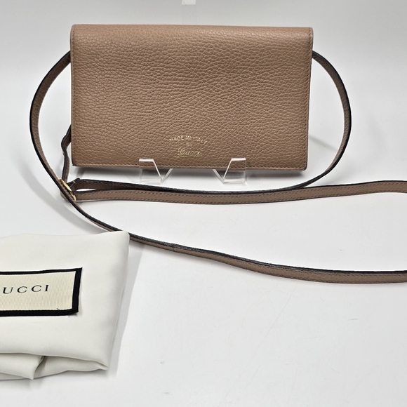 GUCCI WALLET ON A STRAP CROSSBODY - Picture 1 of 11